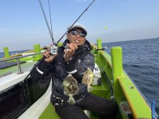 画像4: 【カワハギ・フグ・アナゴに！！】LED点滅集魚ライト「光る眼玉」 (4)